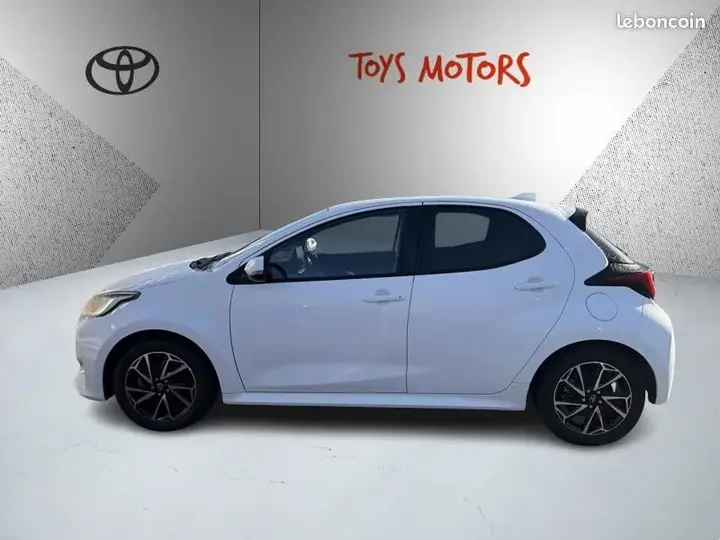 Toyota Yaris 2024 photo 2