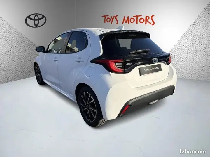 Toyota Yaris 2024 photo 3
