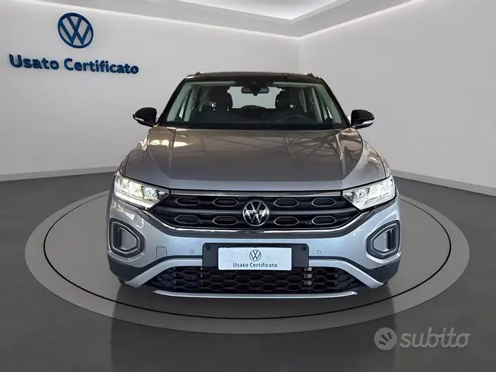 Volkswagen T-Roc 2023 photo 2