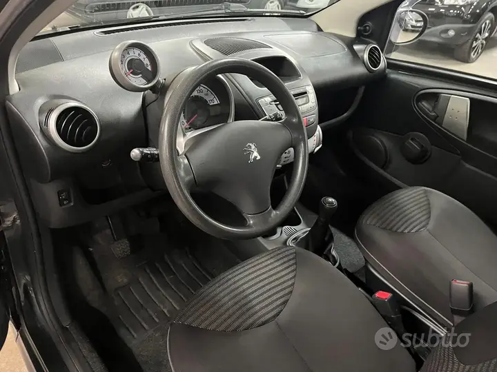Peugeot 107 2013 photo 3
