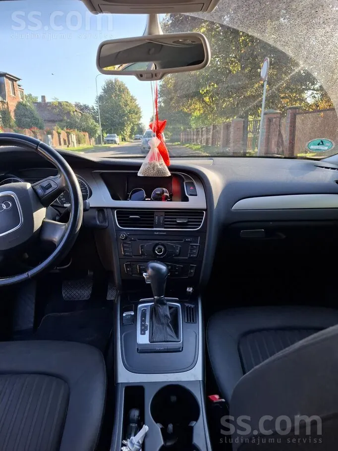 Audi A4 2009 photo 3