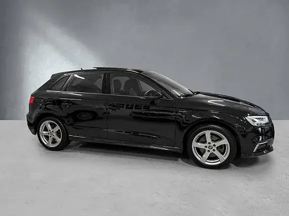 Audi A3 2017 photo 2