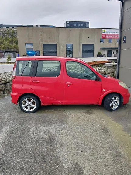 Toyota Yaris Verso 2004 photo 5
