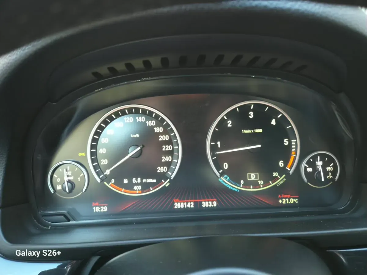 BMW 5 Series 2011 photo 3