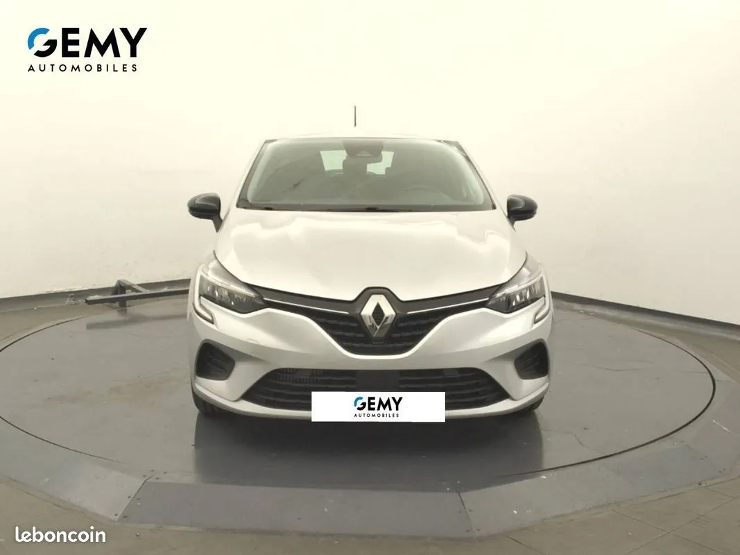Renault Clio 2023 photo 2