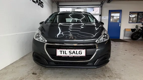 Peugeot 208 2018 photo 3