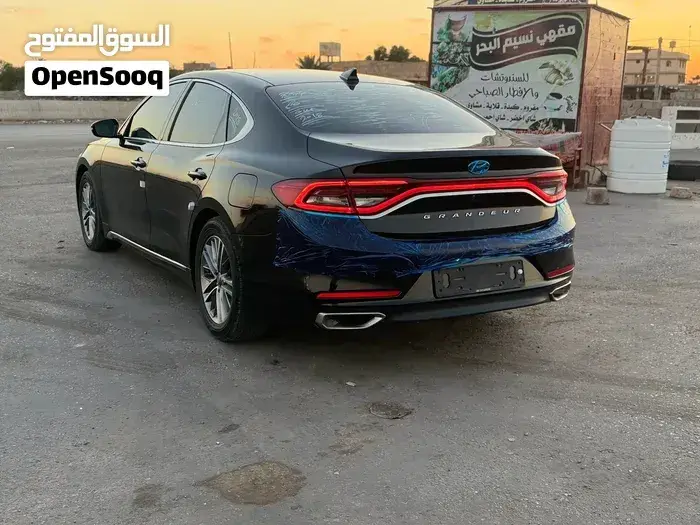 Hyundai Azera 2018 photo 2