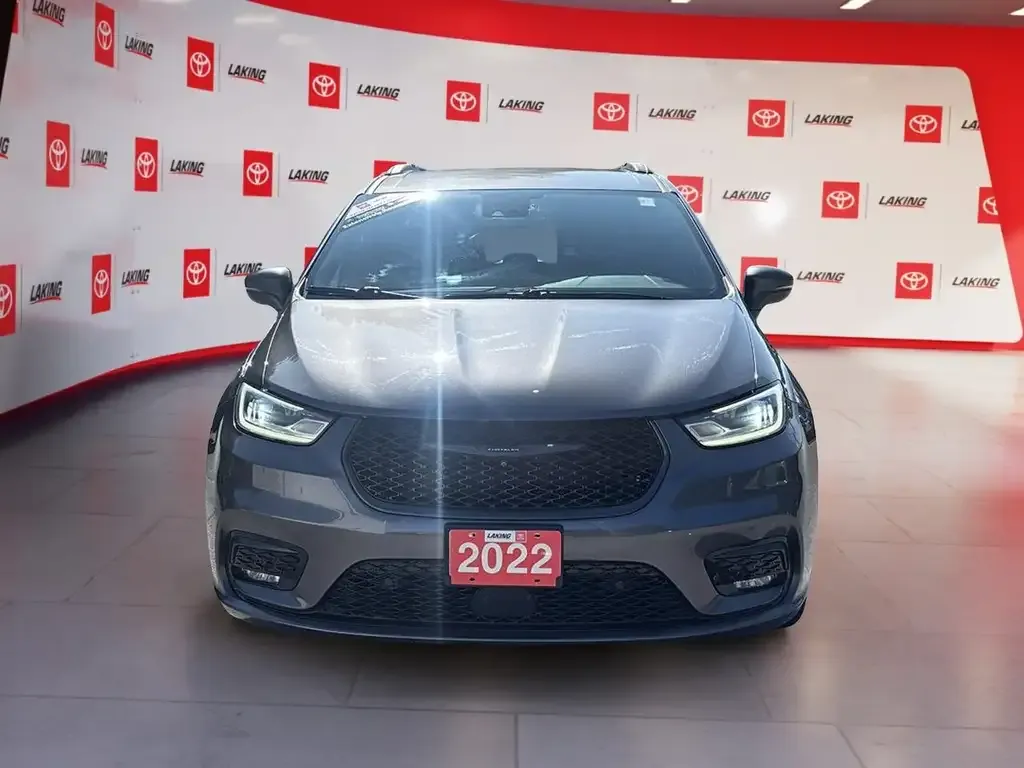 Chrysler Pacifica 2022 photo 2