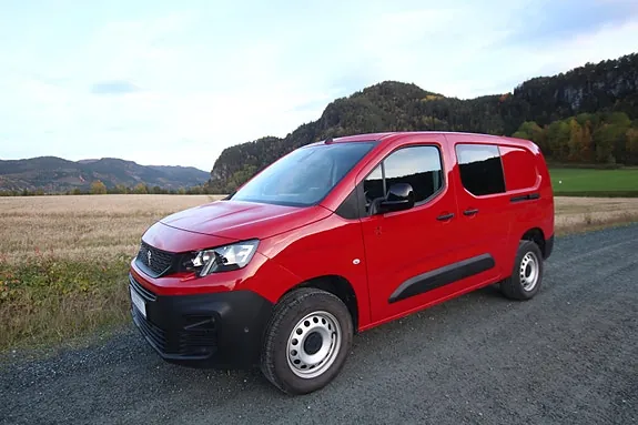 Peugeot Partner 2022 photo 2