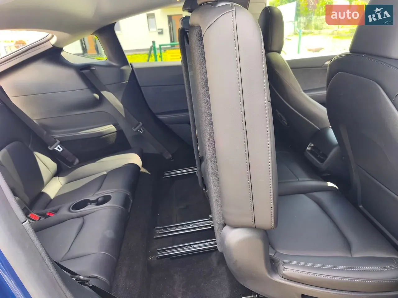 Tesla Model Y 2023 photo 4