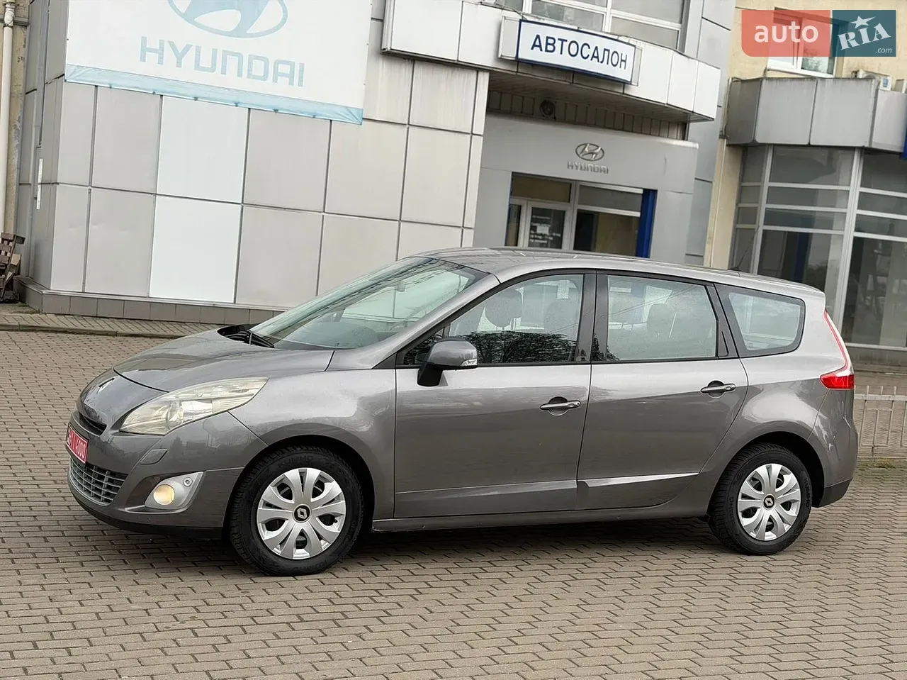 Renault Grand Scenic 2010 photo 4