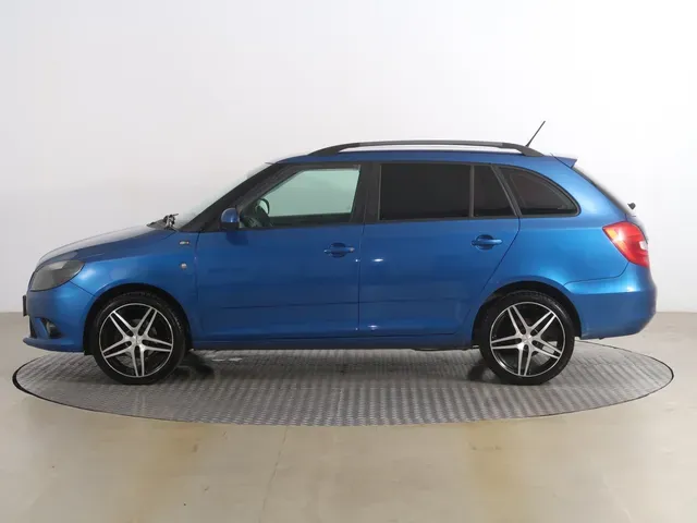 Skoda Fabia Combi 2014 photo 2