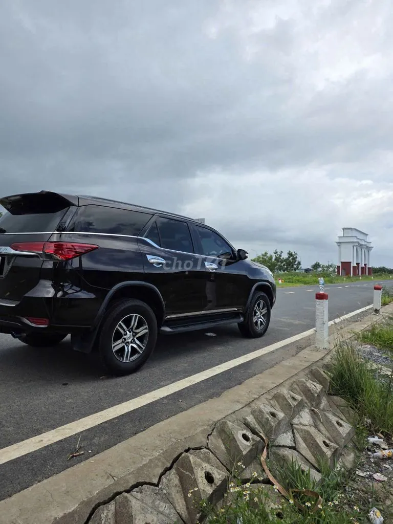Toyota Fortuner 2017 photo 2