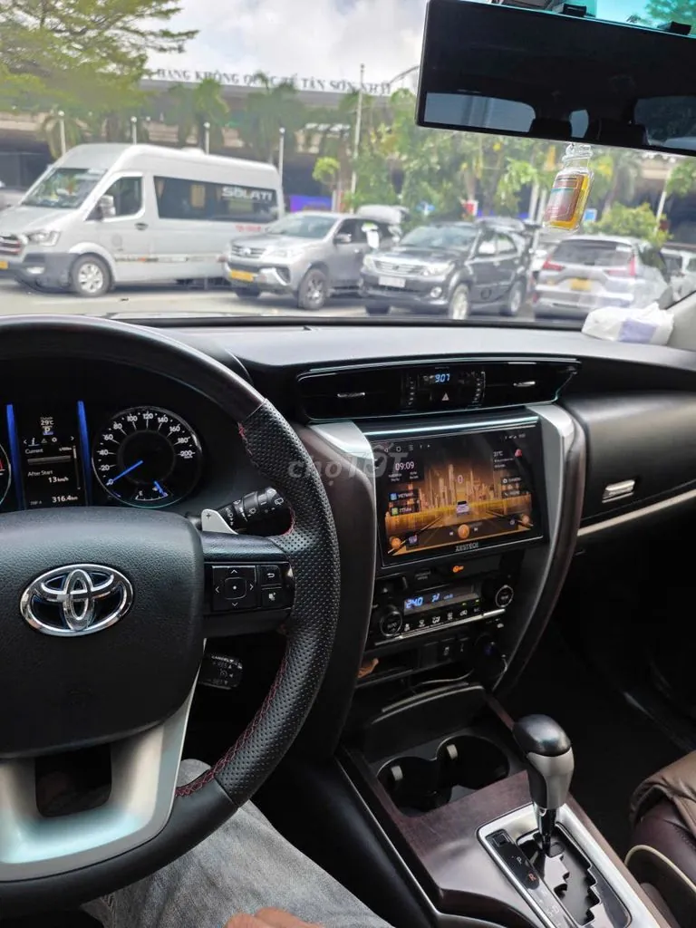 Toyota Fortuner 2017 photo 4