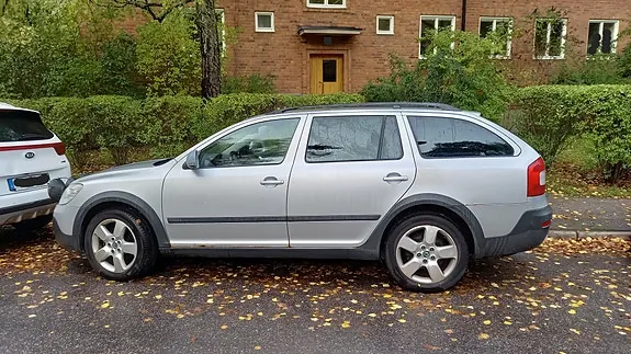 Skoda Octavia Scout 2010 photo 5
