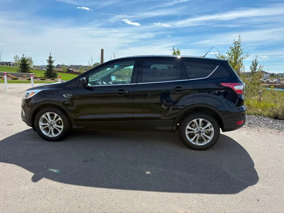 Ford Escape 2017 photo 2