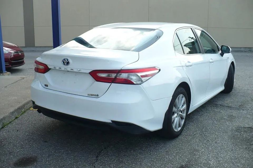 Toyota Camry 2020 photo 4