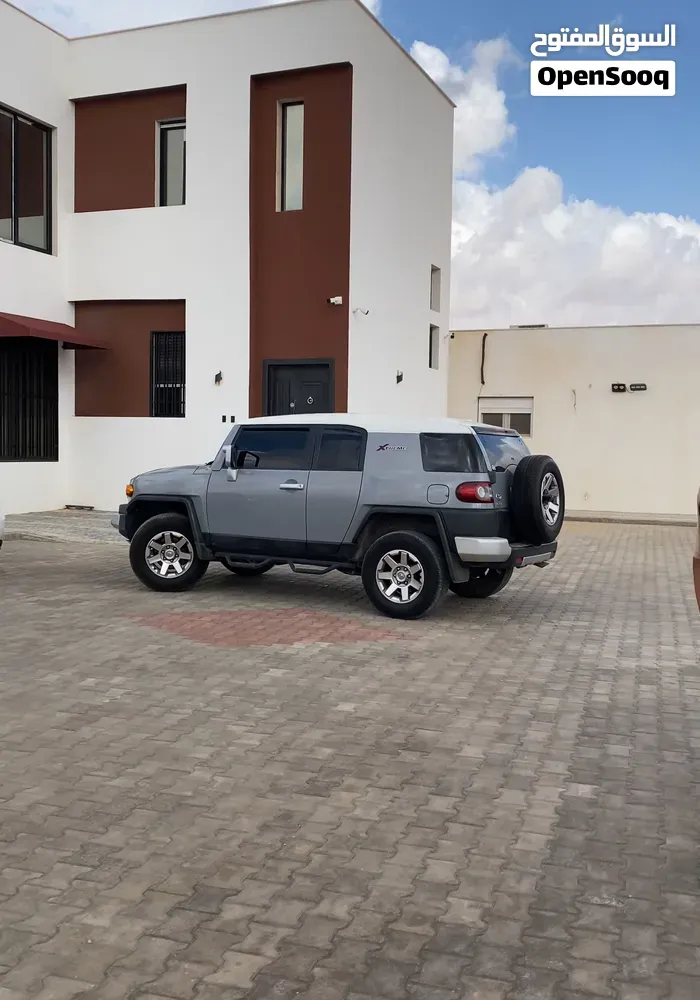 Toyota Fj Cruiser 2015 photo 2