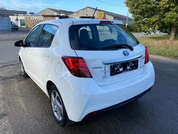 Toyota Yaris 2015 photo 3