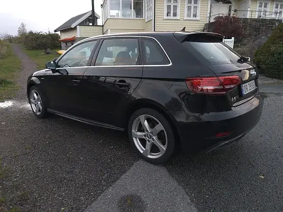 Audi E-Tron 2017 photo 2