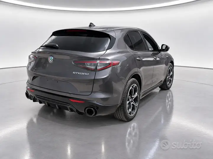 Alfa Romeo Stelvio 2024 photo 3