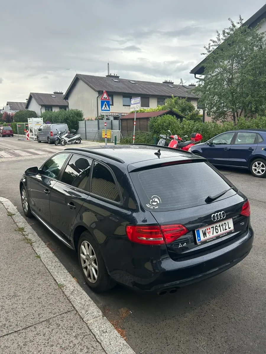 Audi A4 2012 photo 3