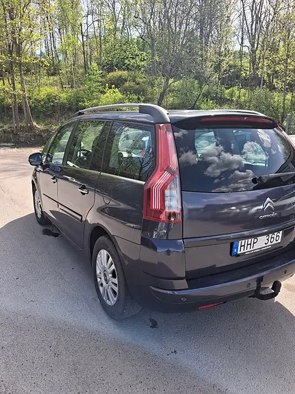 Citroen Grand C4 Picasso 2010 photo 4