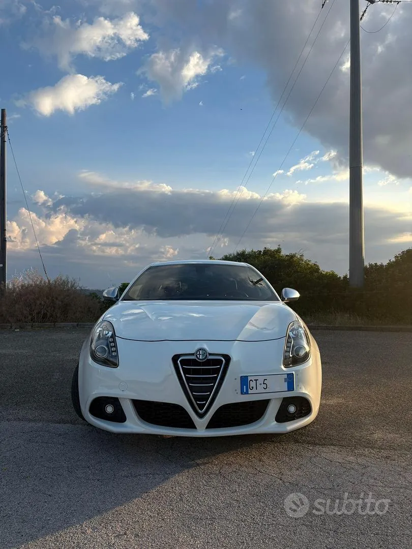 Alfa Romeo Giulietta 2010 photo 3