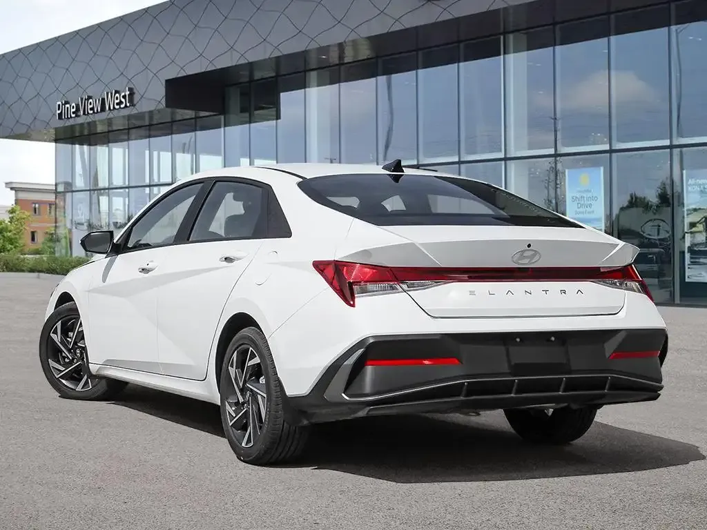 Hyundai Elantra 2026 photo 4