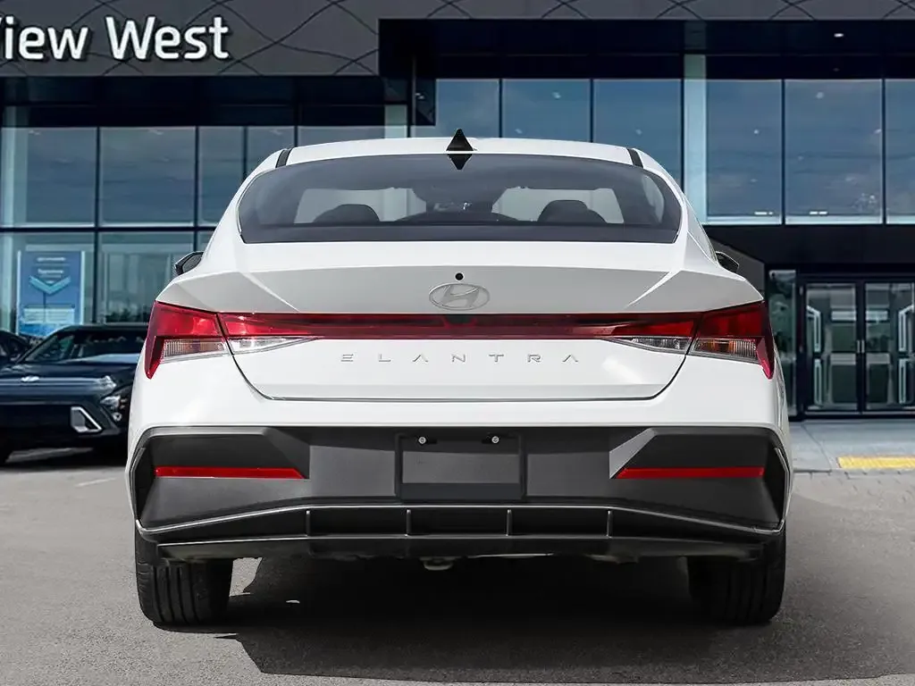 Hyundai Elantra 2026 photo 5