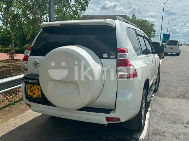 Toyota Land Cruiser Prado 2012 photo 3