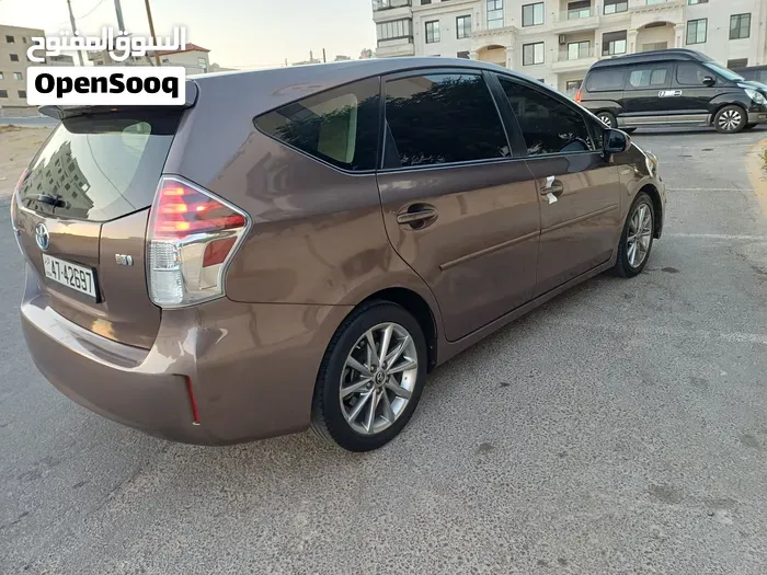 Toyota Prius 2017 photo 2