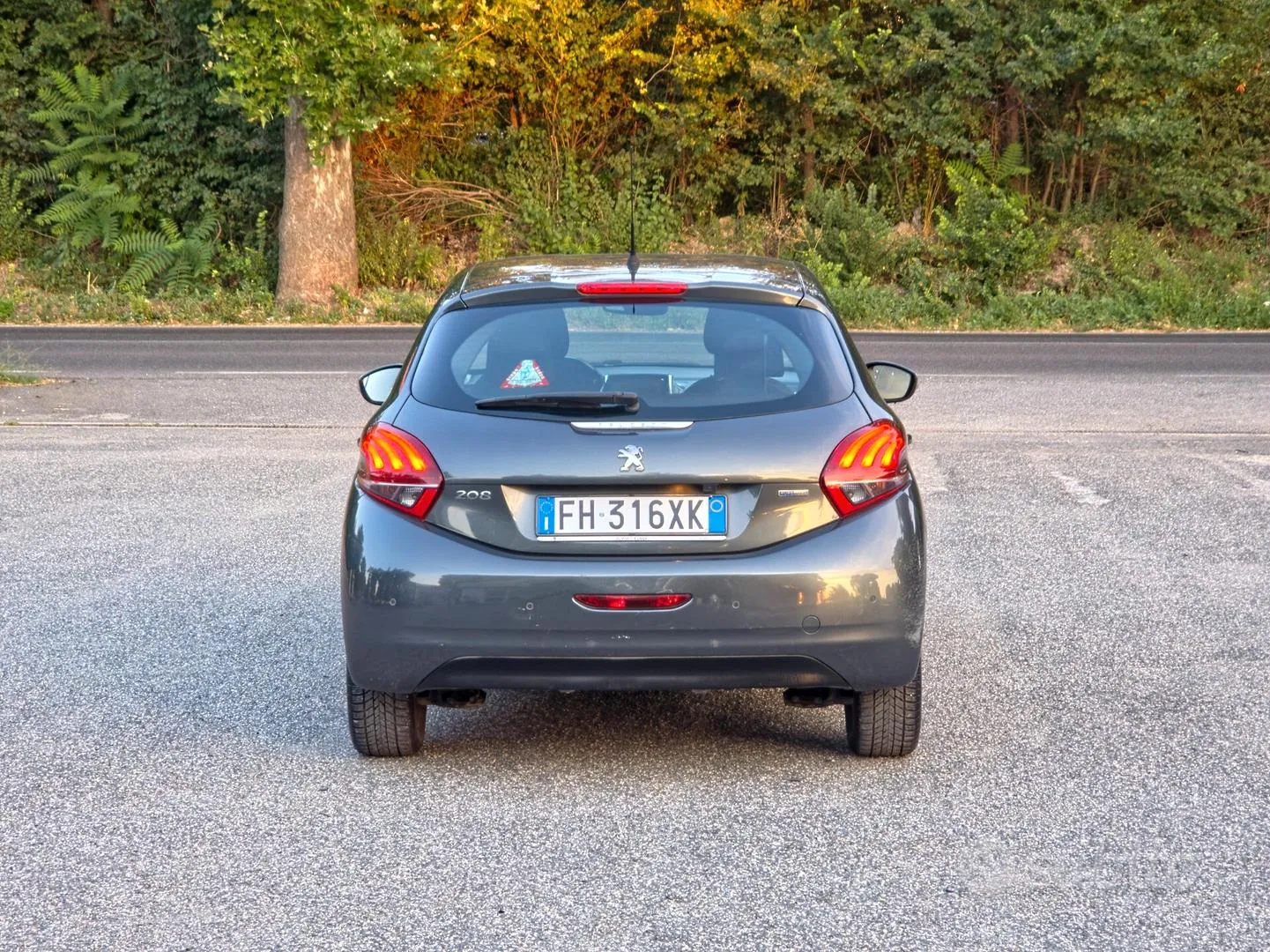 Peugeot 208 2017 photo 5