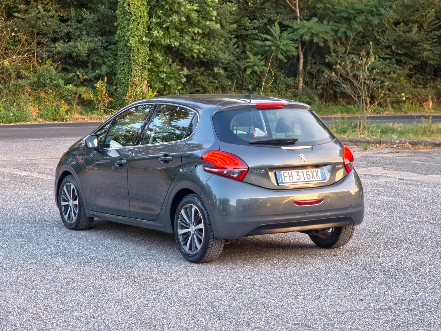 Peugeot 208 2017 photo 4