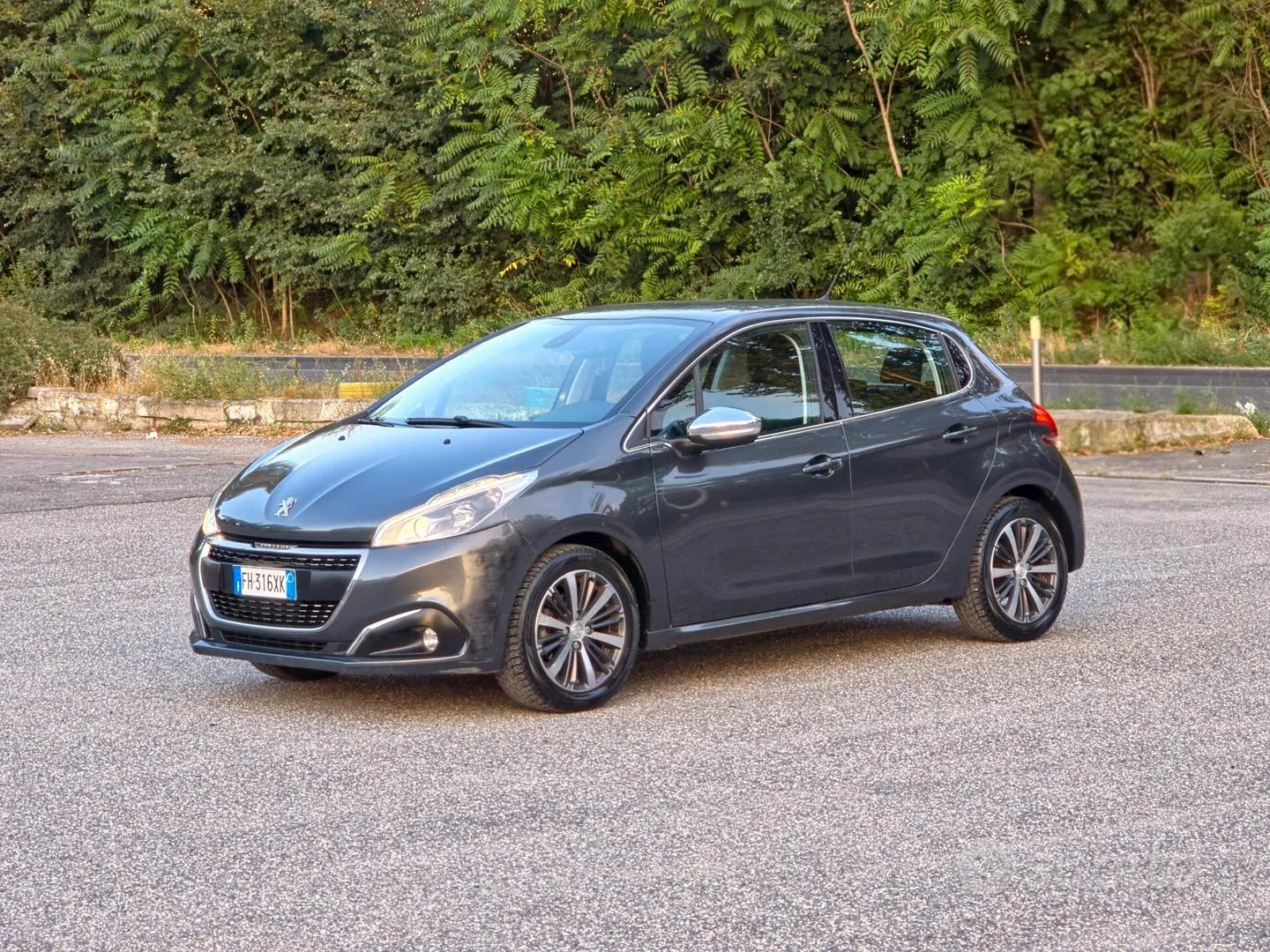 Peugeot 208 2017 photo 3