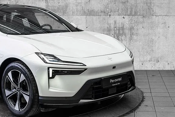 Polestar 4 2025 photo 2