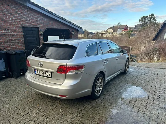 Toyota Avensis 2011 photo 4