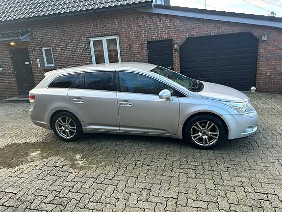Toyota Avensis 2011 photo 5
