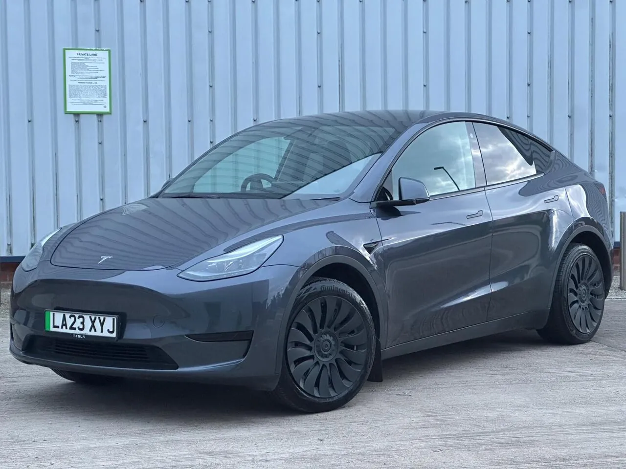 Tesla Model Y 2023 photo 5