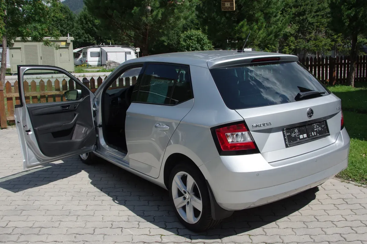 Skoda Fabia 2017 photo 2