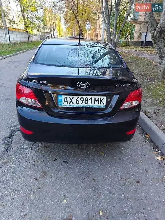 Hyundai Accent 2012 photo 3