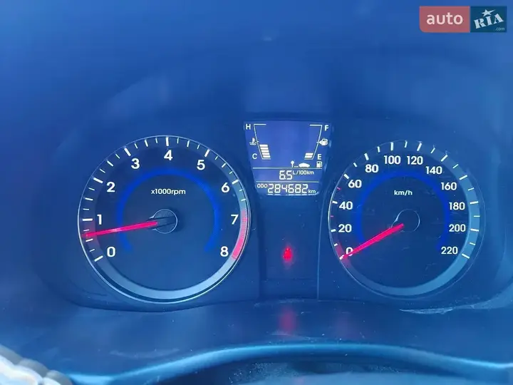 Hyundai Accent 2012 photo 5