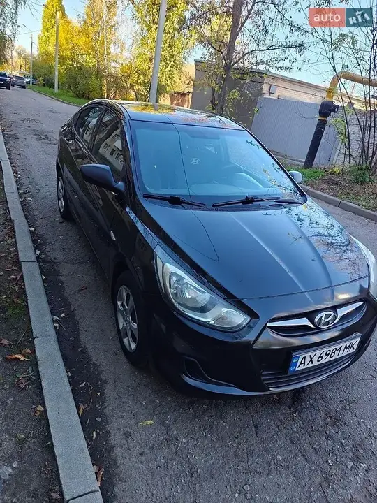 Hyundai Accent 2012 photo 2