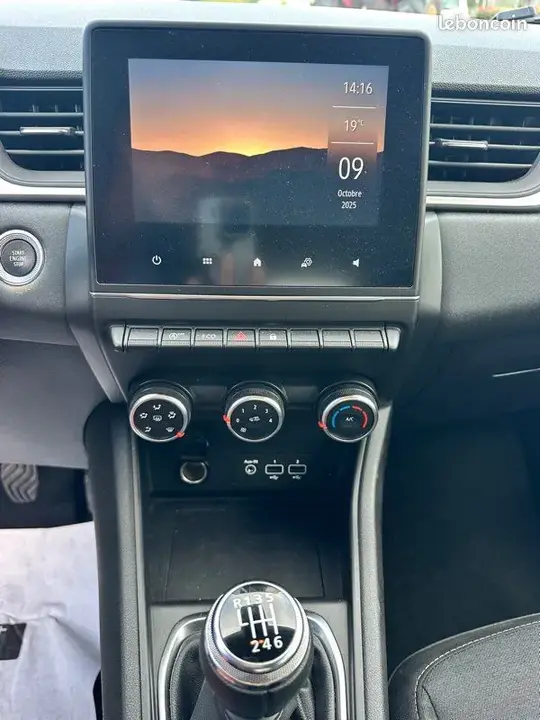 Renault Captur 2022 photo 5
