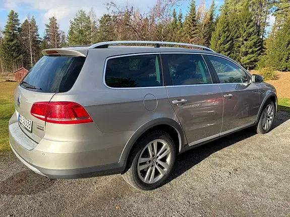 Volkswagen Passat 2013 photo 2