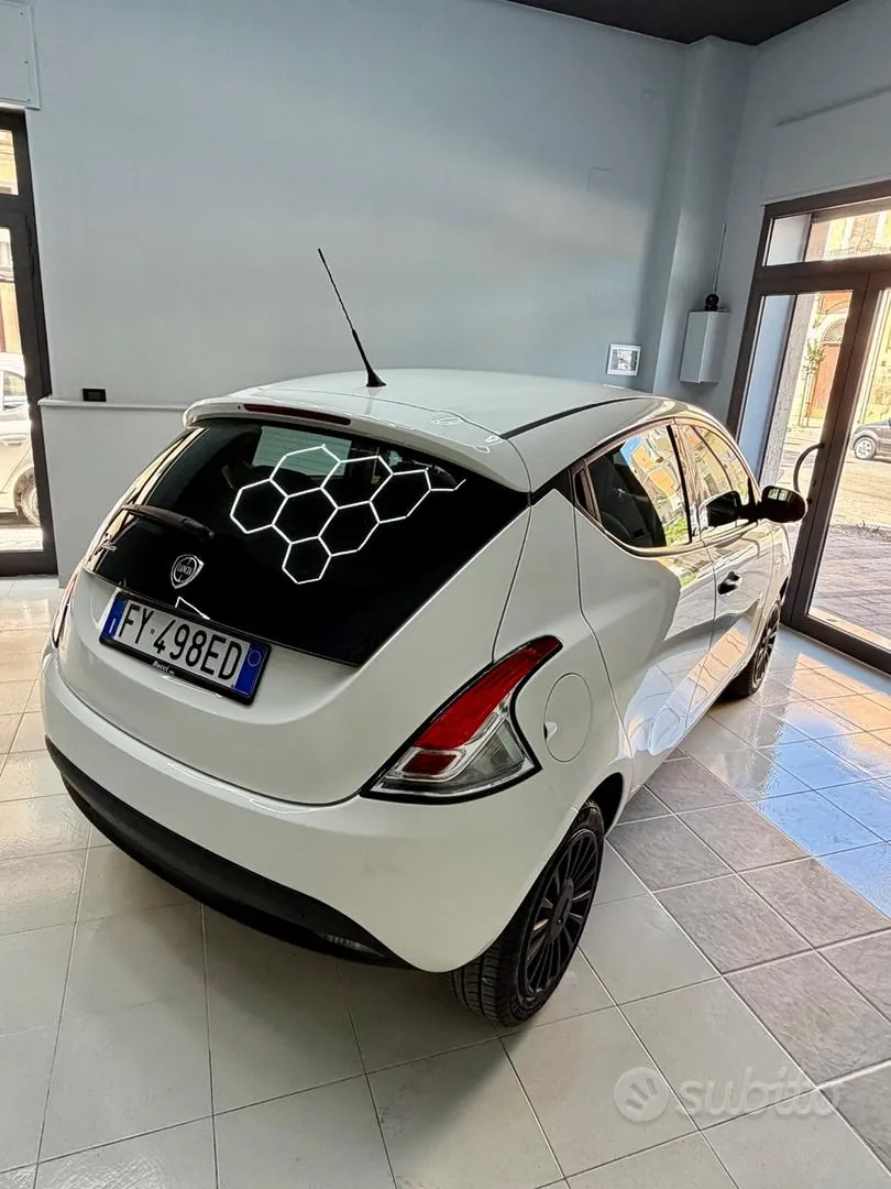 Lancia Ypsilon 2019 photo 3