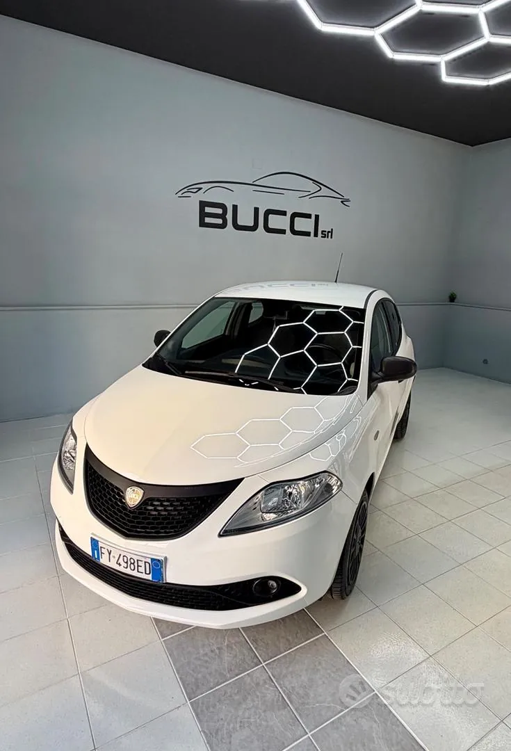 Lancia Ypsilon