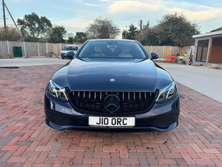 Mercedes-Benz E-Class 2017 photo 2