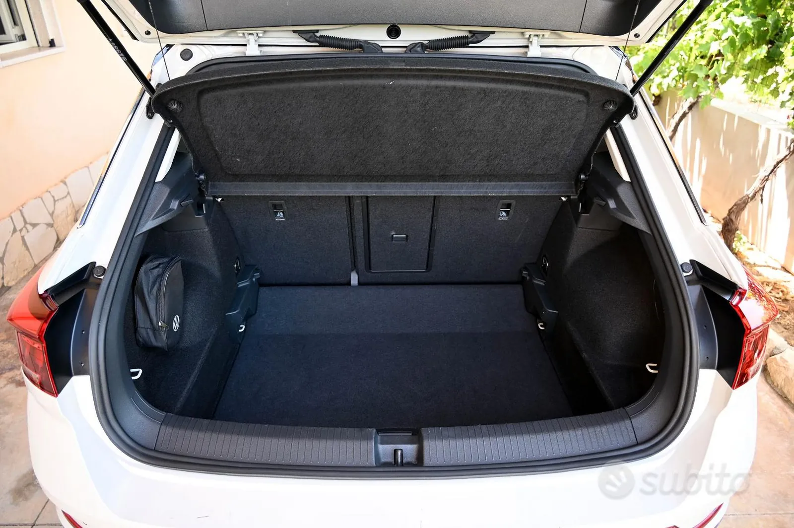 Volkswagen T-Roc 2023 photo 3