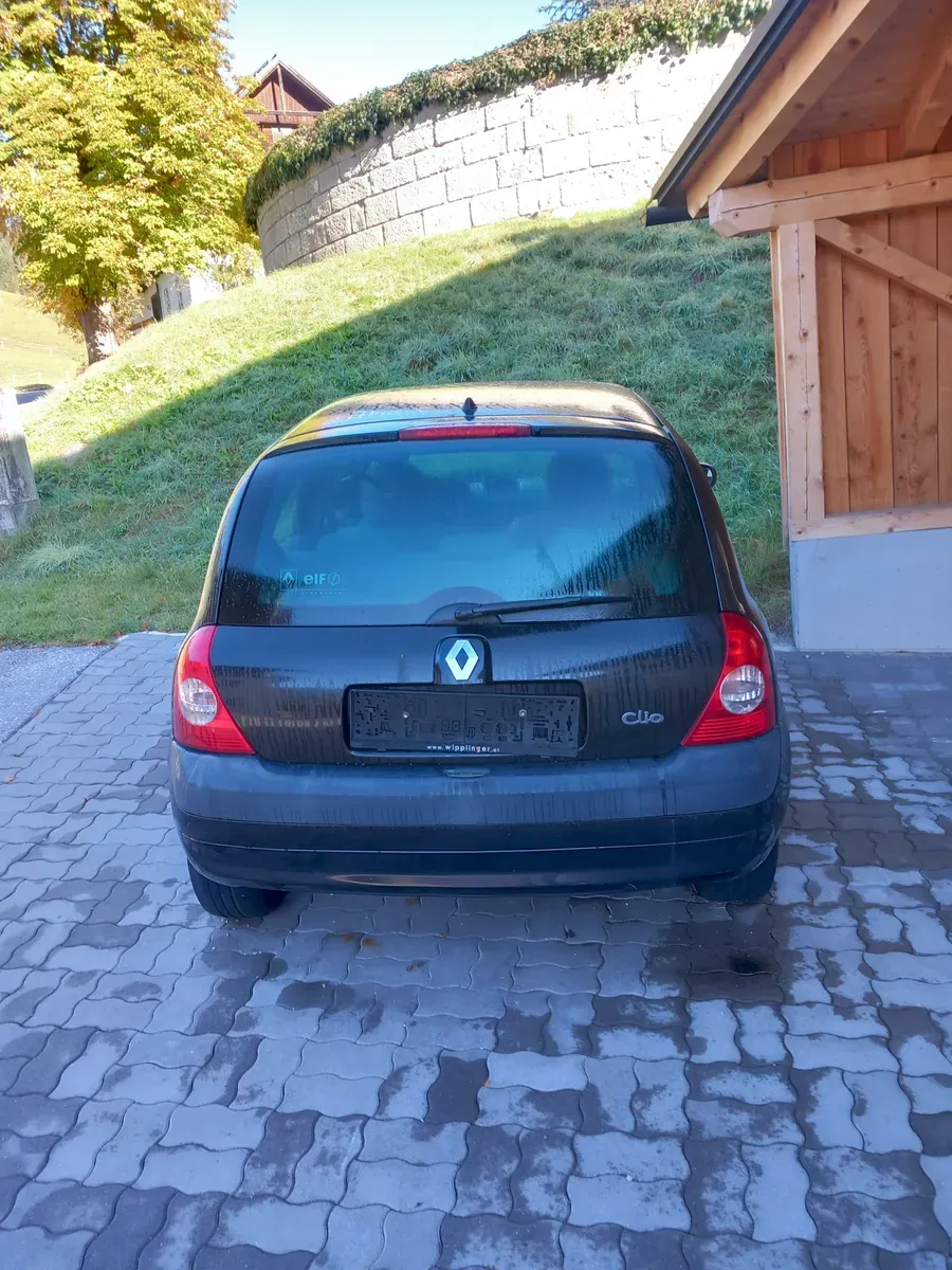 Renault Clio 2003 photo 2